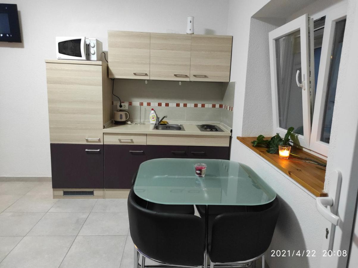 Apartmani Quattro Starigrad Paklenica Dış mekan fotoğraf