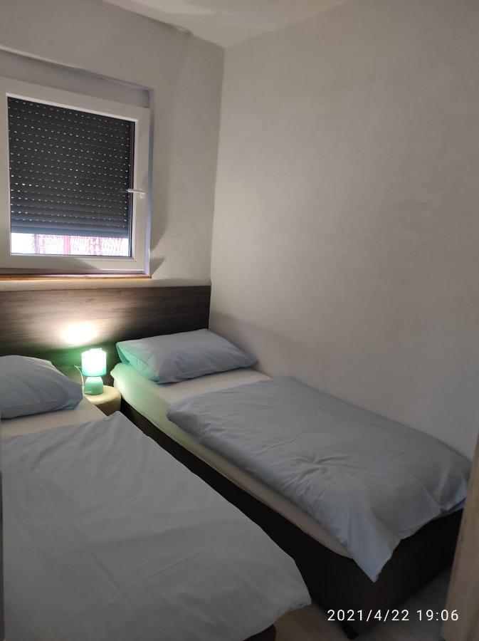 Apartmani Quattro Starigrad Paklenica Dış mekan fotoğraf
