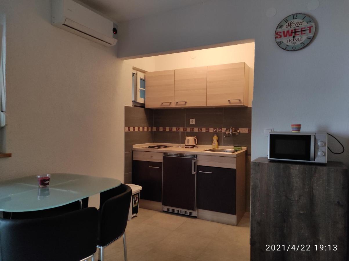 Apartmani Quattro Starigrad Paklenica Dış mekan fotoğraf