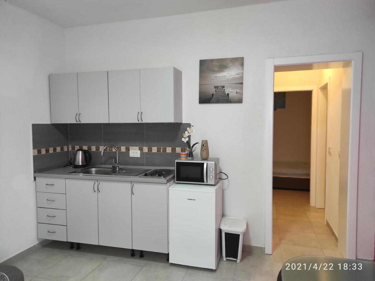 Apartmani Quattro Starigrad Paklenica Dış mekan fotoğraf