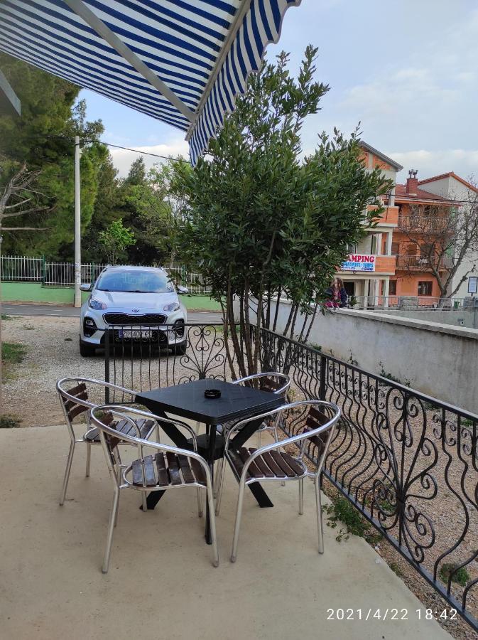 Apartmani Quattro Starigrad Paklenica Dış mekan fotoğraf