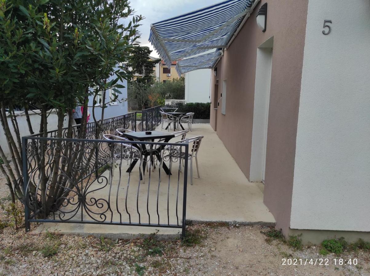 Apartmani Quattro Starigrad Paklenica Dış mekan fotoğraf