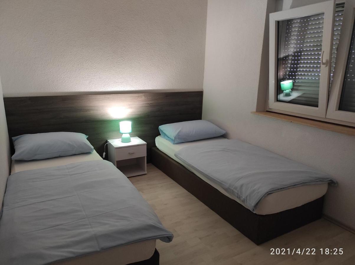 Apartmani Quattro Starigrad Paklenica Dış mekan fotoğraf